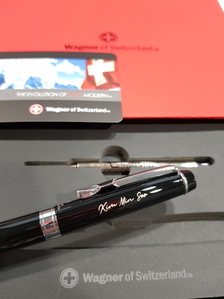                                 블랙(실버) 영문 4번 폰트