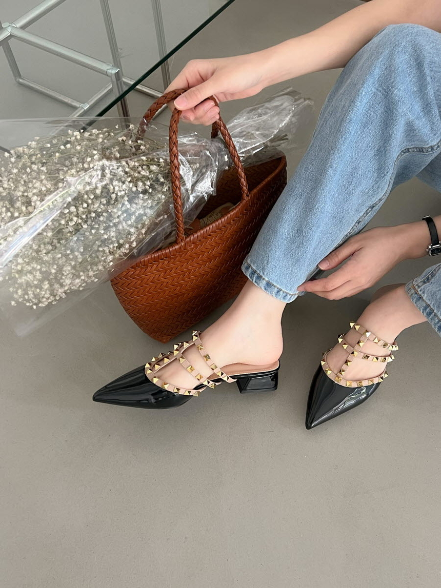 여성 소가죽 스터드 여성뮬슬리퍼형샌들