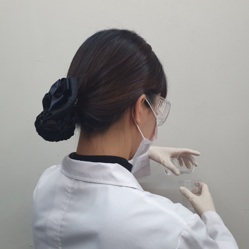 벽걸이보관함 세련된헤어액세서리 방한용품 턱핀 자연갈색가발 올림머리끈 헤어이음핀 여성용머리끈 여성액세서리 큐빅목도리 홀더핀 생일파티용품 머리망 블랙 헤어핀 리본 올림머리 헤어액세서리