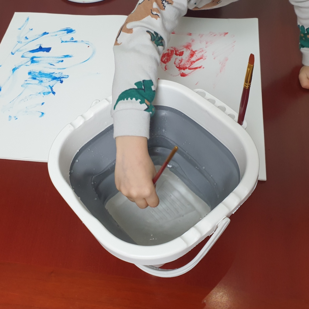 아크릴물통 원형수납함 원형물통 화가도구 블루물통 수채색도구 수채화도구 미술용품수납함 미술용품 미술물통접이식 대용량미술물통 미술용품보관함 미술물감보관함 사각 대용량 접이식 미술물통