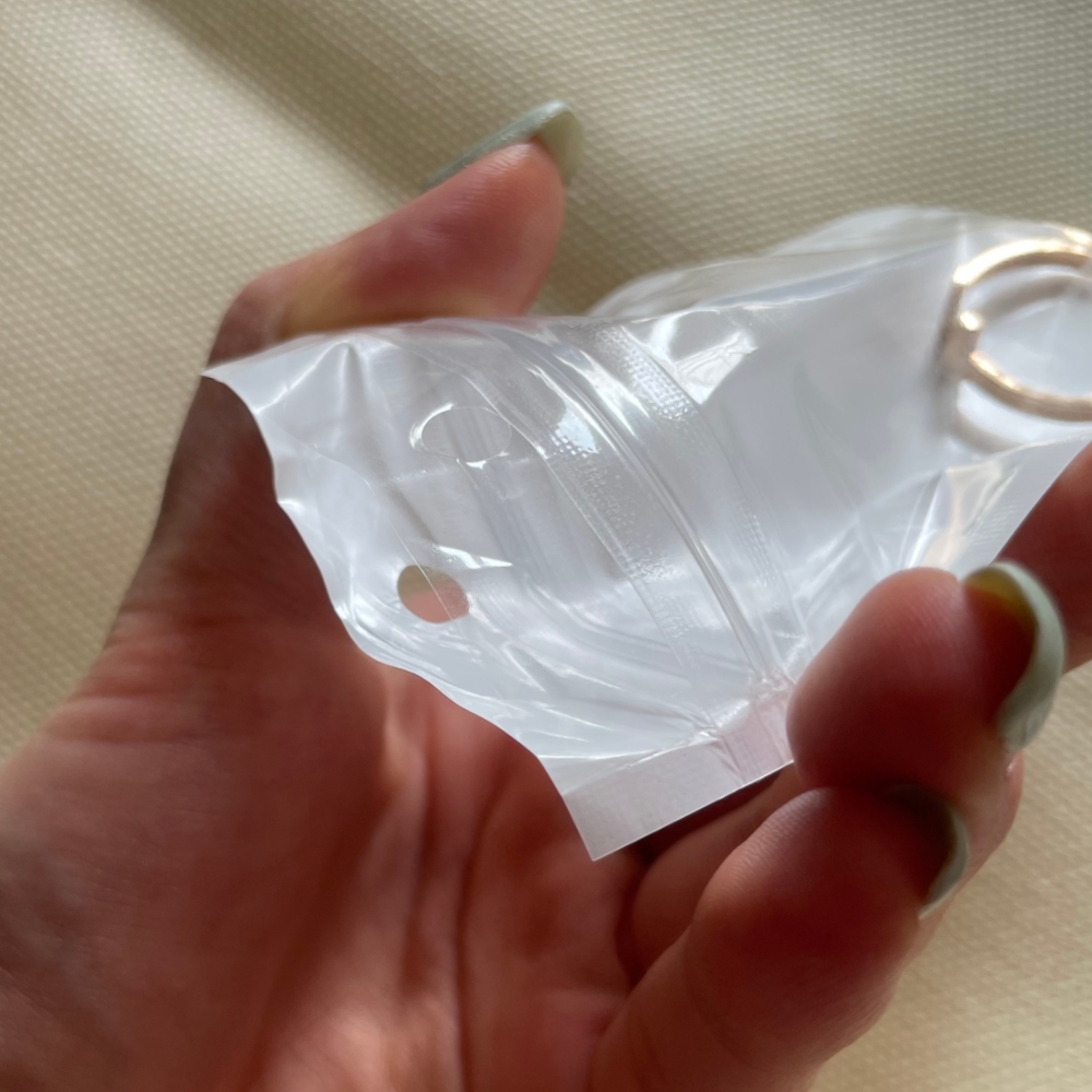 지퍼백 수납용비닐팩 위생비닐 소품보관용품 소형포장봉투 소품보관가방 밀봉지퍼백 비닐수영복보관 비닐보관 소품백 일등지퍼백 백팩 100매 포장용 비닐 투명 6x10 비닐지퍼백