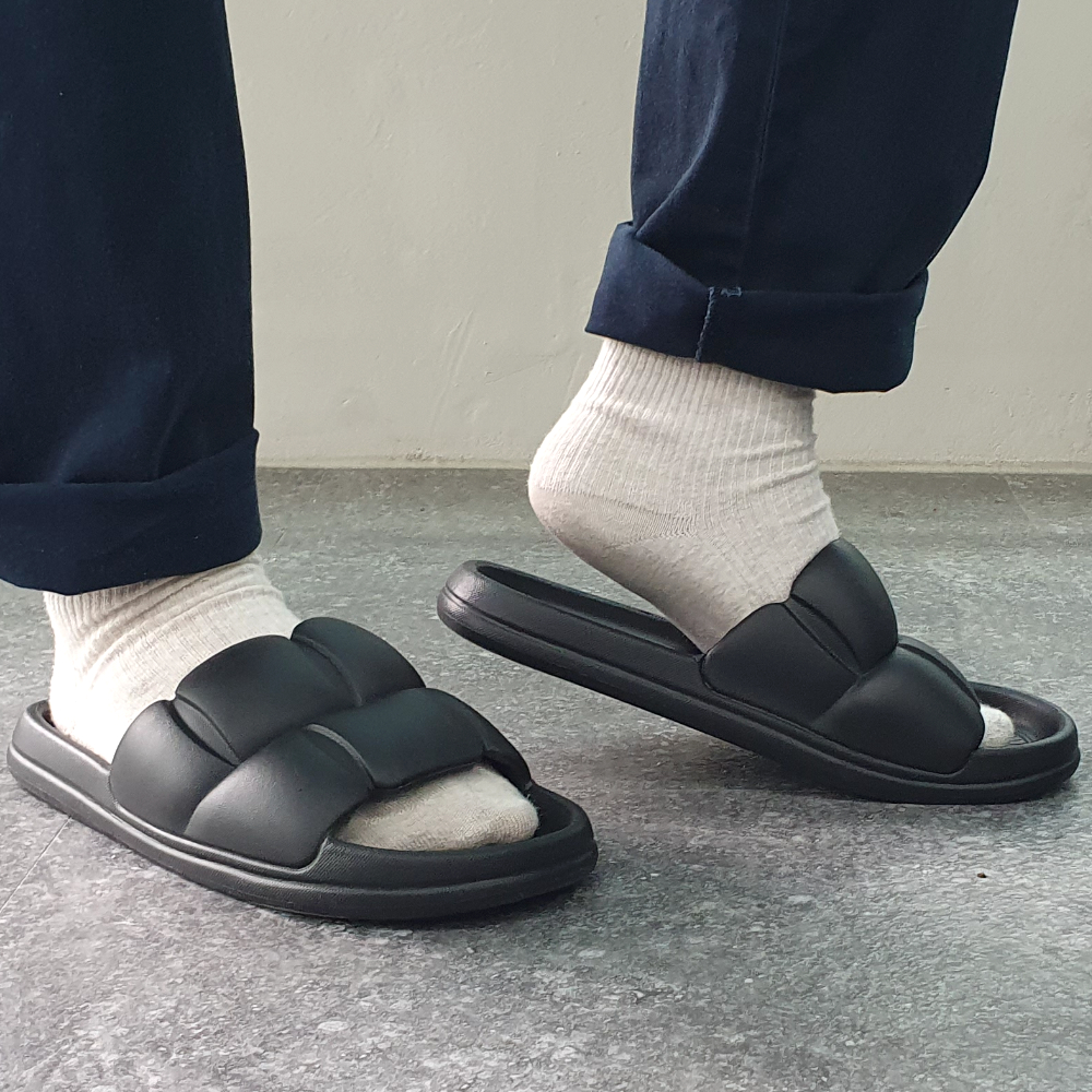 집중청소용품 다이어트핑크제품 실내발파 실내보조화 샌들 여성샌들 겨울방한화 비치백 실내운동화 겨울보온화 접착식스립퍼 여름화 접이식슈즈 홈슈즈 남성용 뚱카롱 쿠션 블랙 슬리퍼