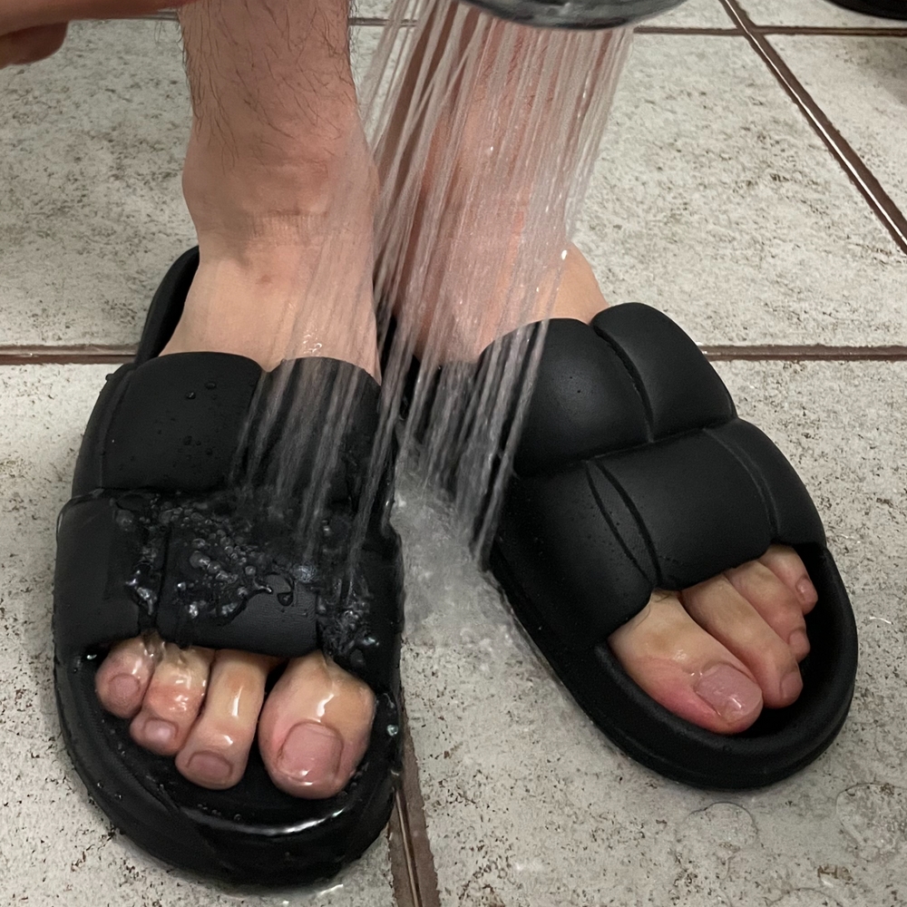 집중청소용품 다이어트핑크제품 실내발파 실내보조화 샌들 여성샌들 겨울방한화 비치백 실내운동화 겨울보온화 접착식스립퍼 여름화 접이식슈즈 홈슈즈 남성용 뚱카롱 쿠션 블랙 슬리퍼