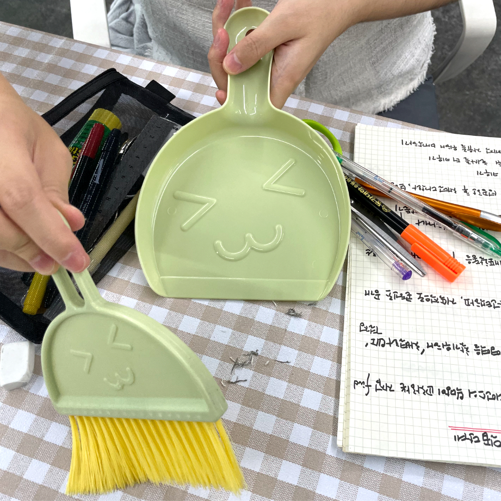 그린빗자루 책상청소용품 청소도구 세련된빗자루 미니빗자루 가정용빗자루 스몰빗자루 청소소품 집안정리용품 미니빗자루세트 스마일 세트 쓰레받기 빗자루 그린 미니 빗자루세트