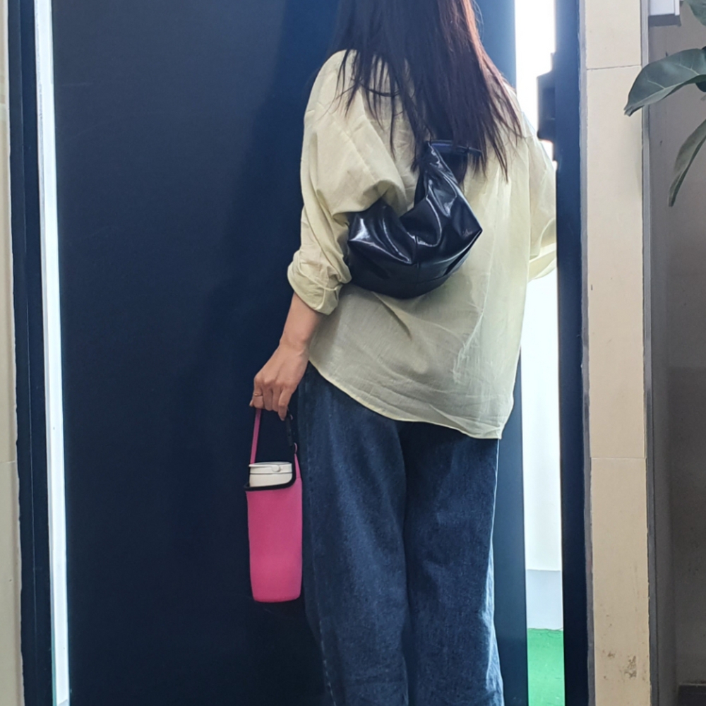 다용도텀블러 블루텀블러 오토클로즈텀블러 실리콘물병 물통 핸들텀블러 접이식텀블러 이중벽텀블러 카맥퀸빨대컵 스포츠텀블러 컵커버 밀폐물통 보틀병 파우치 핸디형 네오프렌 텀블러