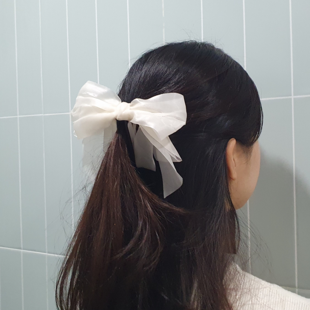 이어링바나나 패션헤어스타일링 올림머리악세사리 쉬폰바나나핀 자개핀 헤어액세서리 투명리본 반묶음액세서리 패션액세서리 레드헤어핀 스트릿패션액세서리 올림머리 쉬폰 왕리본 화이트 바나나핀