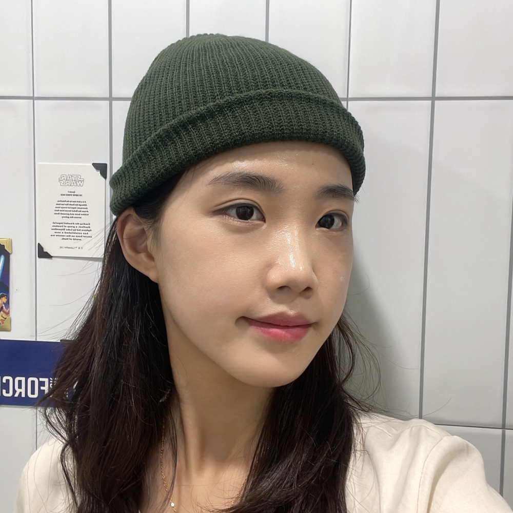 야외모자 귀가리개모자 겨울방한모자 직업모자 엔젤모자 라벨인조가죽핸드메이드 겨울왕국모자 여행비니 모자방지 모자액세서리 모자아이템 귀모자모피 남녀공용 니트모자 카키 숏비니 와치캡 모자