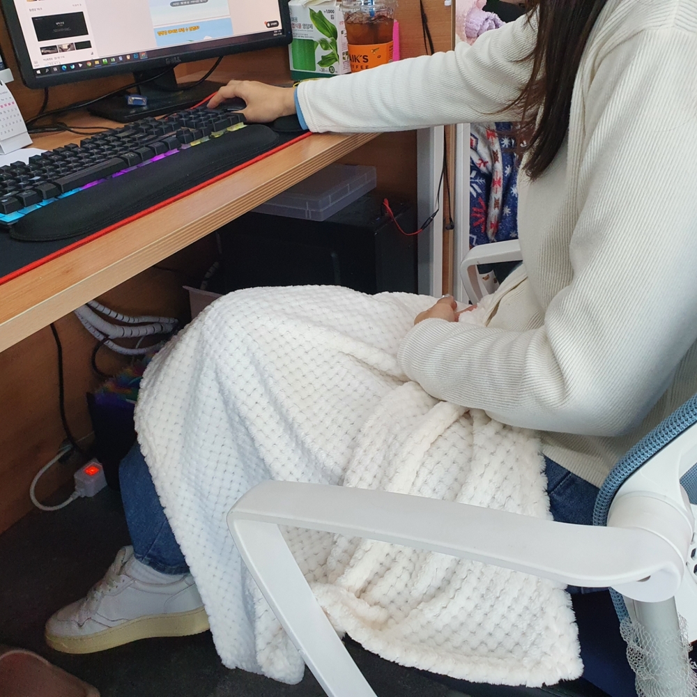 캠핑망토 망토여행 보온패드중형 모던침구세트 캠핑장비 대형블랭킷 추가키워드:핸디 따뜻한이불 전기탁자캉건 여행터치 은박매트 격자무늬이불 보온침구중형 극세사 와플모양 베이지 양면 담요