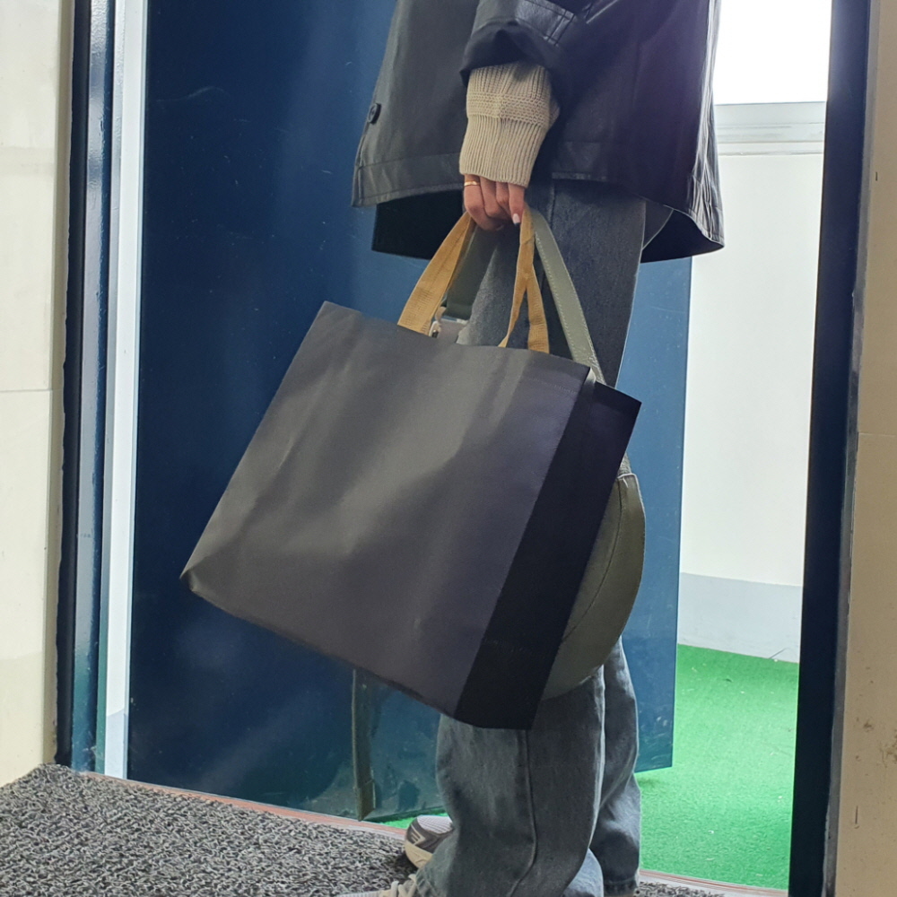 가로쇼핑백소 블랙투명창백 직사각백 쇼핑백중사다리꼴 홀로그램쇼핑백 대리석종이백 가로라인가방 큰홀로그램쇼핑백 볼드한쇼핑가방 블랙화이트백 고급형 가로쇼핑백 소 네이비 부직포 가방 쇼핑백