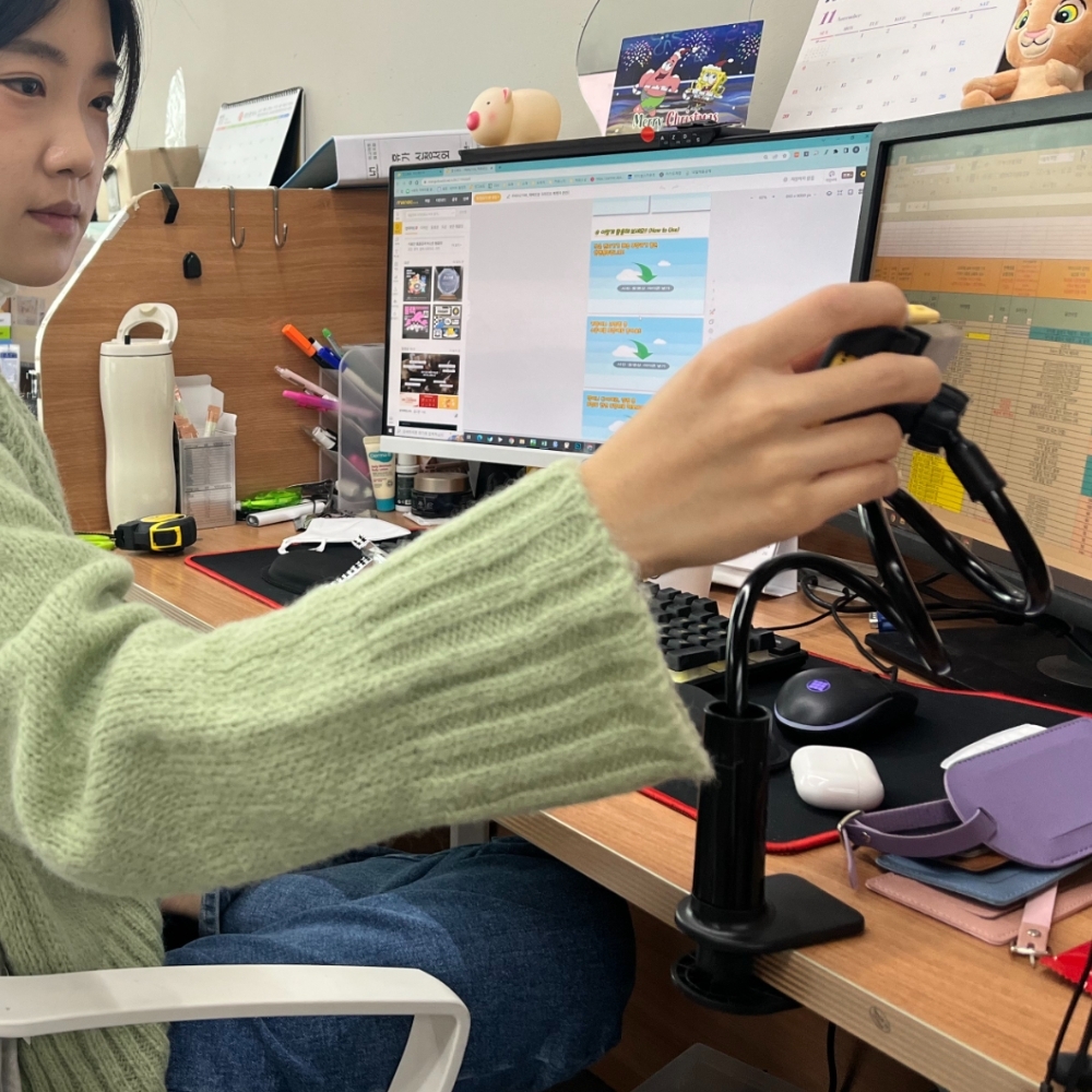 폰홀더 다용도태블릿스탠드 알루미늄태블릿홀더 차량용태블릿홀더 틈새활용거치대 데스크태블릿거치대 휴대용접이식거치대 화이트태블릿거치대 침대용태블릿홀더 태블릿홀더 블랙 자바라 태블릿거치대