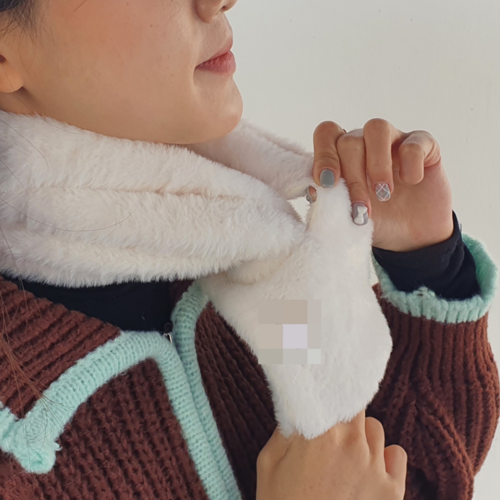 긴머플러 네이비어깨숄머플러 아우터용머플러 모자 손목토시 겨울모자머플러세트 남성겨울잡화 색상배색스카프 롱머플러 롱숄가을겨울 체크패턴머플러 미니 화이트 페이크퍼 목도리 머플러