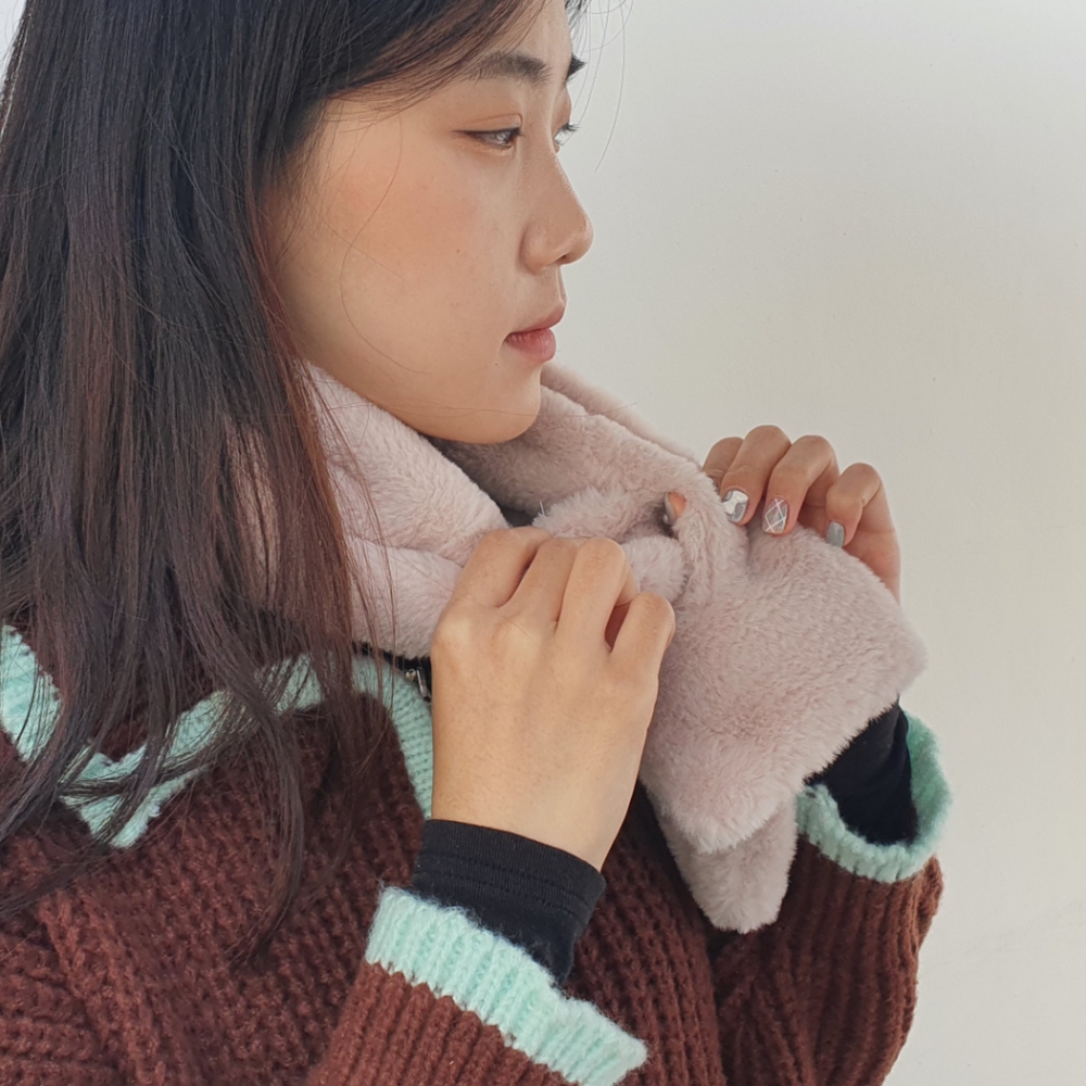 니트머플러 반려견목도리 울목도리 인기후드목도리 그레이스카프 니트스카프 소품목도리 스트라이프목도리 브라운목도리 겨울머플러브라운 후드목도리 페이크퍼 미니 머플러 베이지 목도리
