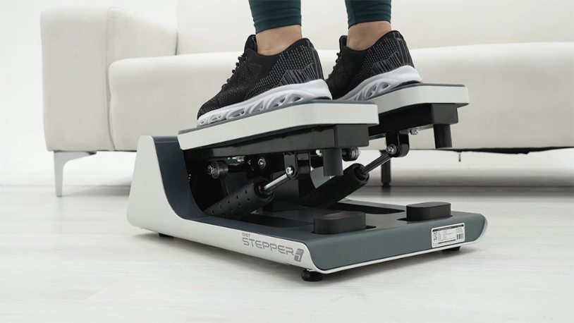 이고진 다이어트 스텝퍼 ST7 사용 모습 예시