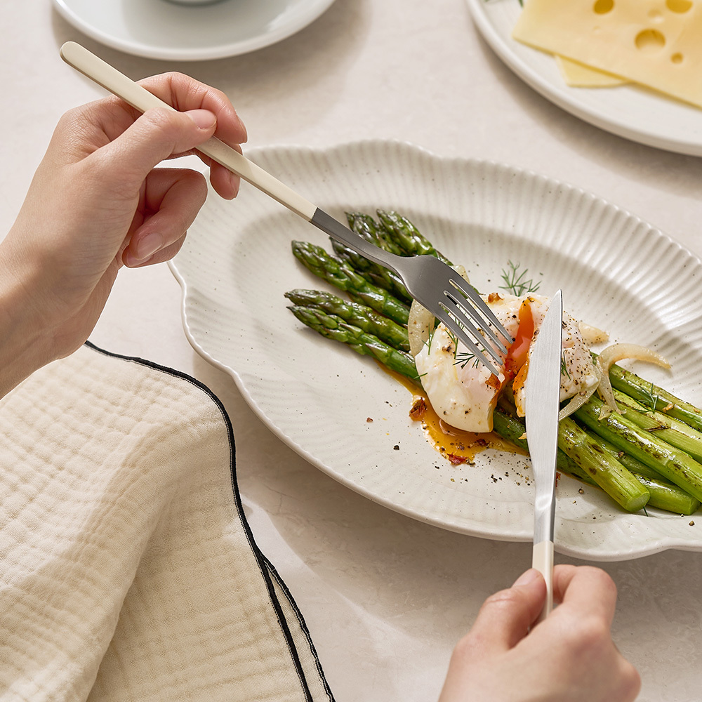 바겐슈타이거 데일로어커트러리 포크 밀키베이지