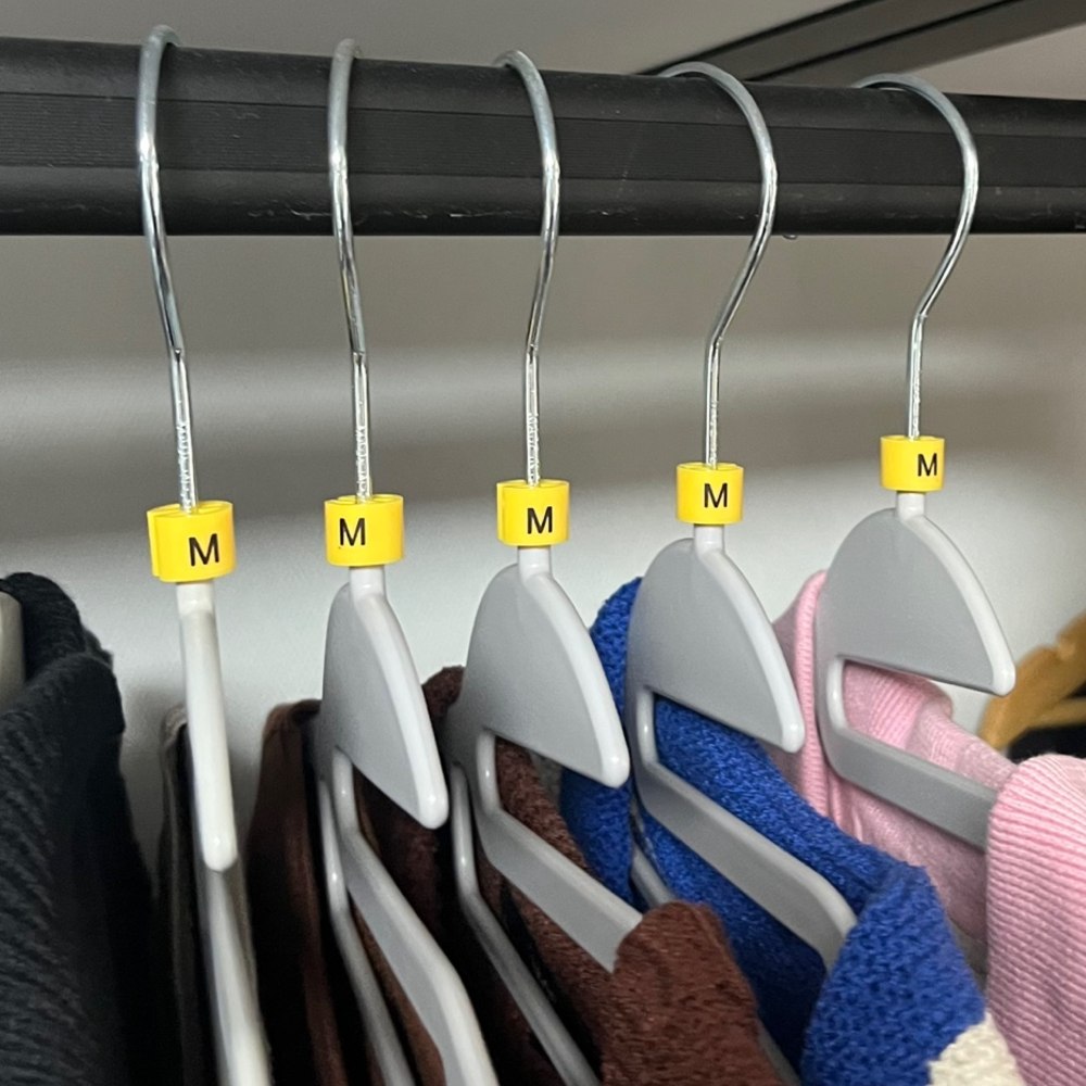 옷장행거 침실수납용품 옷방매트 옷동판걸이 블랙의류매장 옷접기틀 모자걸이집게 침실가구 옷발이 옷장정리함 회전신발건조대 신발건조대 의류보관걸이 의류건조대 10P 링 사이즈 옷걸이