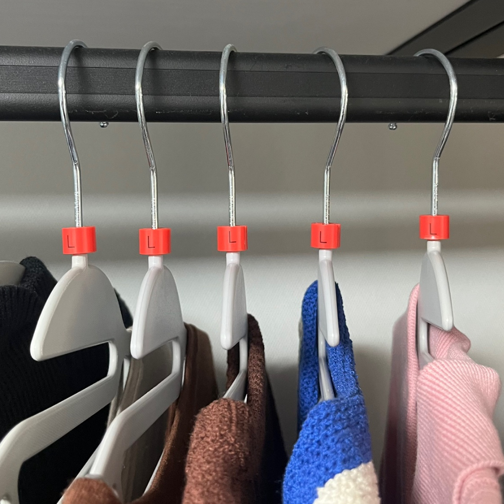 의류관리용품 룸데코 펫액세서리 옷장정리클립 의류정리용품 신발정리대 다용도다단옷방 침실가구 황동주물 옷방용품 스카프걸이 세탁용품 옷장행거 옷수거 옷접기틀 링 10P 사이즈 옷걸이