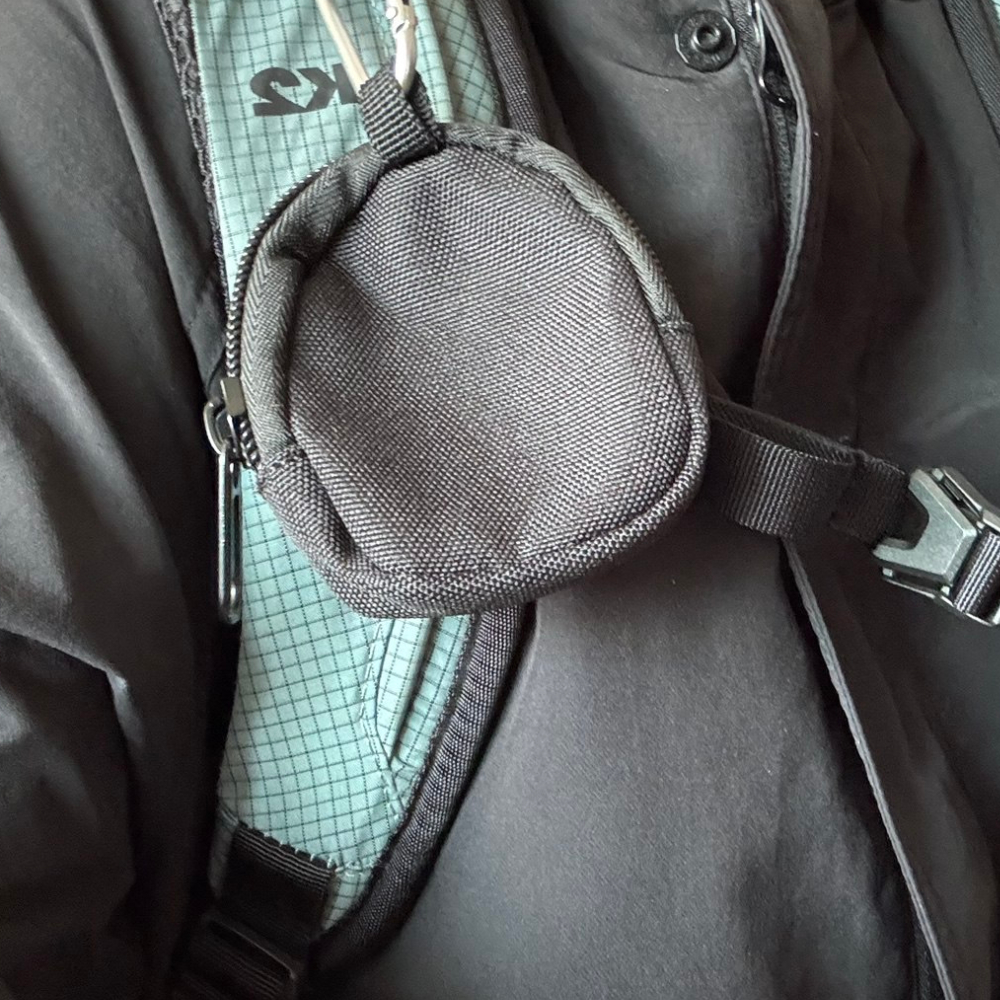 백팩 이어폰 파우치키링 블랙